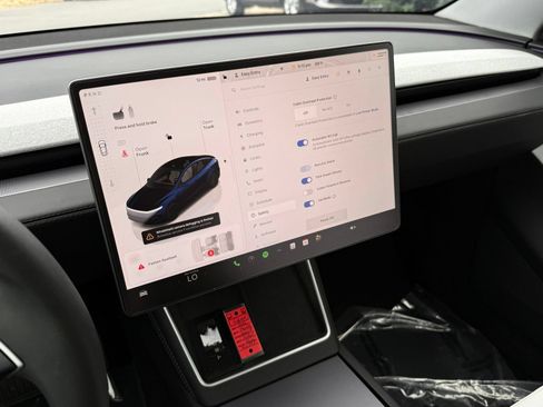 Used 2026 Tesla Model Y 2WD image 64