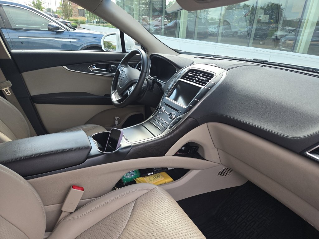 Used 2020 Lincoln Nautilus Reserve AWD/4WD image 2