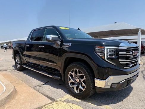 Used 2022 GMC Sierra 1500 SLT w/ SLT Premium Package AWD/4WD image 3