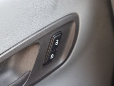 Used 2019 Ford Transit 350 XL image 17