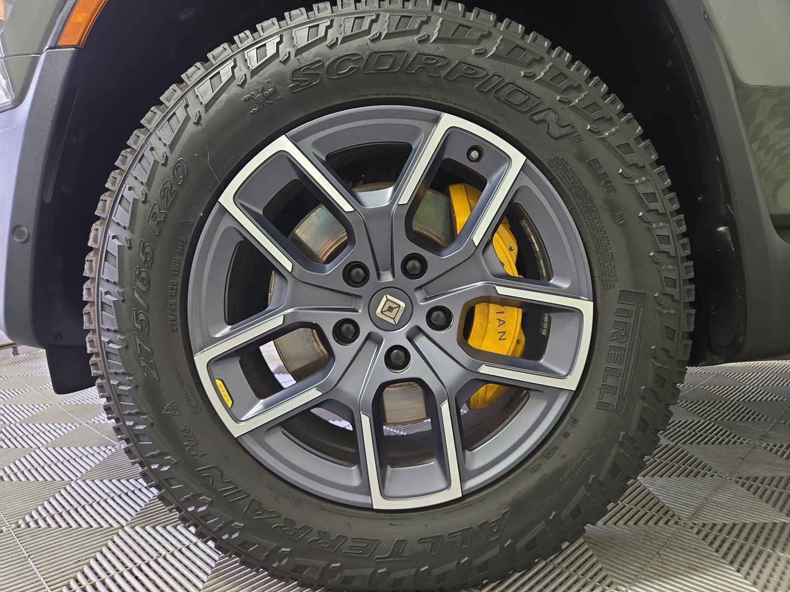 Used 2022 Rivian R1T Launch Edition AWD/4WD image 9