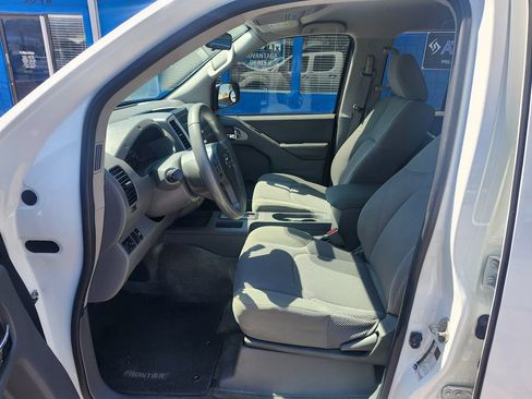 Used 2018 Nissan Frontier SV RWD image 13