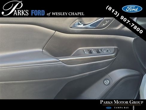 Used 2018 GMC Acadia SLT image 18