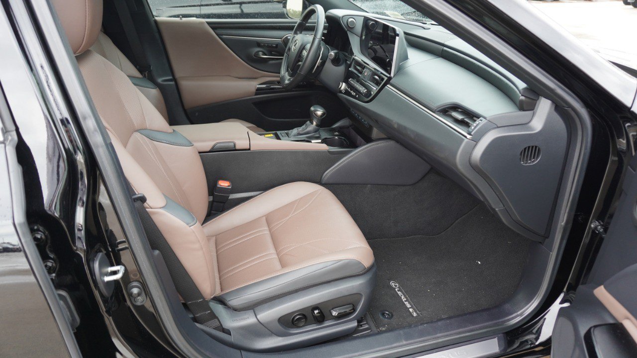 Used 2024 Lexus ES 350 Ultra Luxury w/ Accessory Package (Z2) FWD image 11