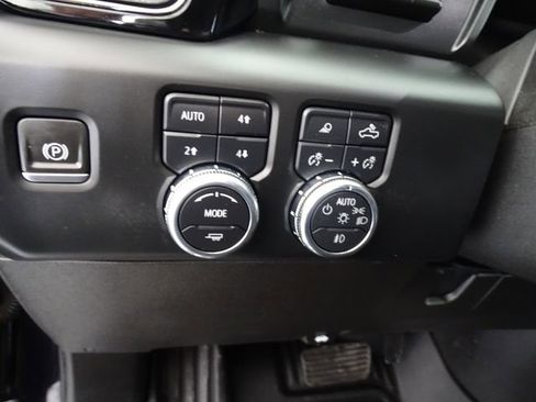 Used 2024 GMC Sierra 3500 AT4 w/ Technology Package image 11