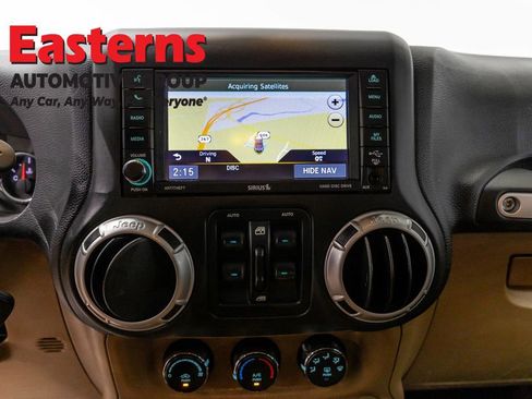 Used 2017 Jeep Wrangler Unlimited Sahara w/ Max Tow Package AWD/4WD image 12