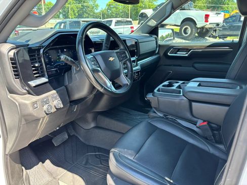 Used 2023 Chevrolet Silverado 1500 LT w/ Protection Package AWD/4WD image 11