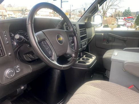 Used 2022 Chevrolet Express 3500 RWD 3500 135 w/ Driver Convenience Package image 17