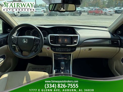 Used 2017 Honda Accord Touring image 14