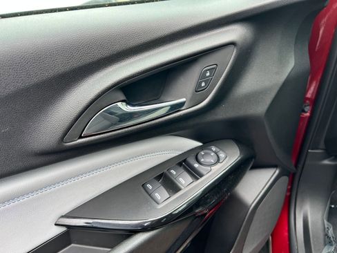 Used 2025 Chevrolet Trax LT image 18