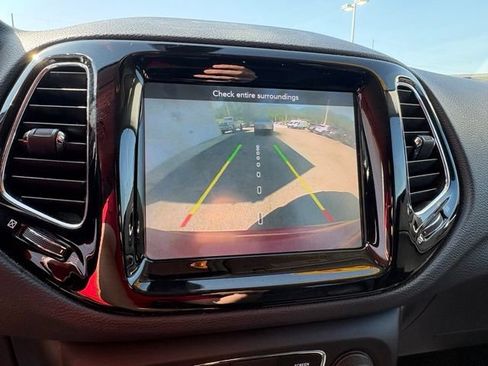 Used 2019 Jeep Compass Limited FWD image 5