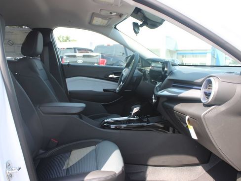 New 2026 Chevrolet Trax LT w/ Driver Confidence Package FWD image 28
