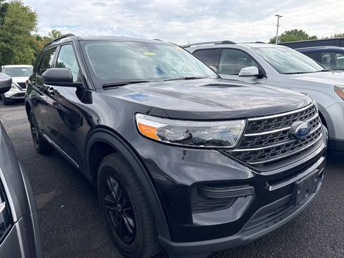 Used 2024 Ford Explorer XLT w/ Class IV Trailer Tow Package AWD/4WD image 2