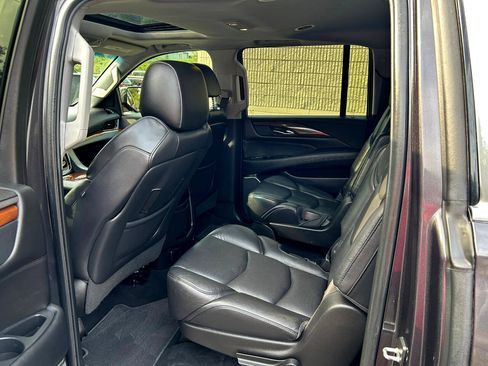 Used 2018 Cadillac Escalade ESV Luxury image 14