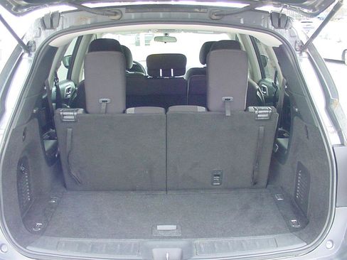 Used 2019 Nissan Pathfinder S image 29