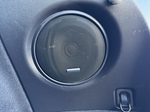 Used 2018 Subaru Outback 3.6R Limited image 11