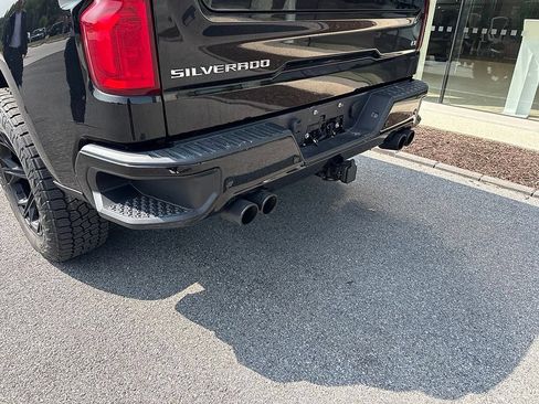 Used 2021 Chevrolet Silverado 1500 LT Trail Boss w/ Convenience Package II AWD/4WD image 8