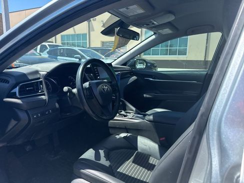 Used 2023 Toyota Camry SE FWD image 6