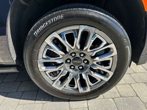Used 2023 GMC Yukon Denali Ultimate AWD/4WD image 53