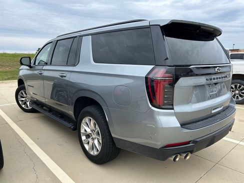 Used 2025 Chevrolet Suburban Z71 AWD/4WD image 8