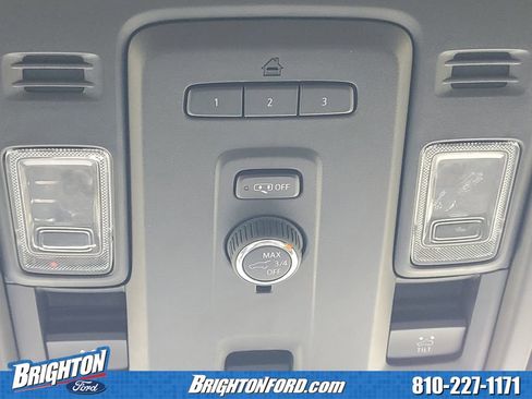 Used 2023 Chevrolet Suburban Z71 AWD/4WD image 29