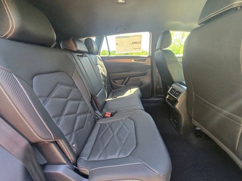 New 2026 Volkswagen Atlas Cross Sport SE AWD/4WD image 12
