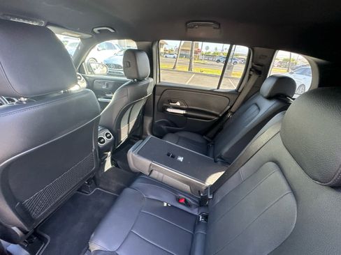 Used 2022 Mercedes-Benz GLB 250 4MATIC image 17