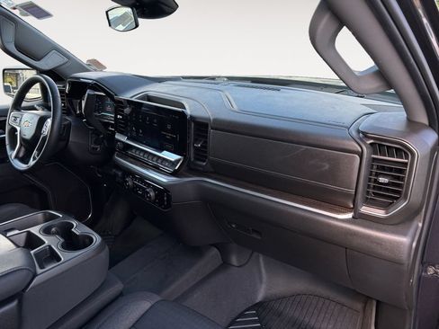 Used 2023 Chevrolet Silverado 1500 LT AWD/4WD image 27