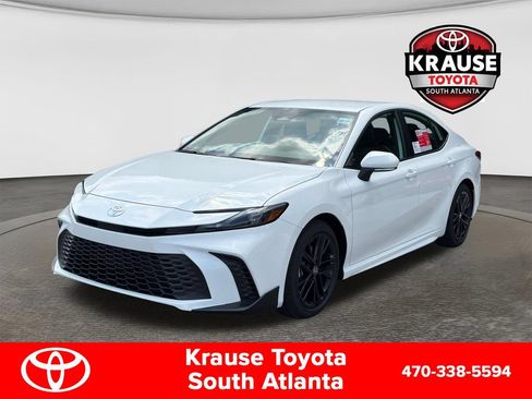 New 2026 Toyota Camry SE FWD image 3