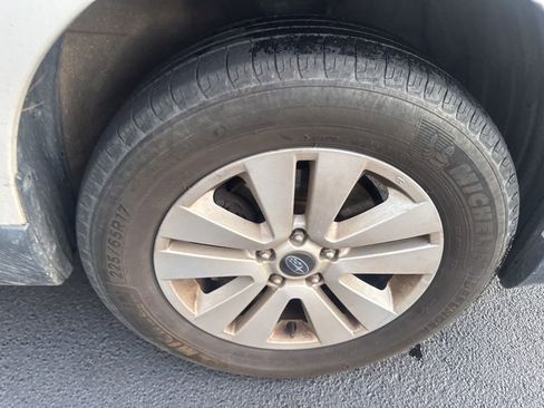 Used 2017 Subaru Outback 2.5i Premium image 18