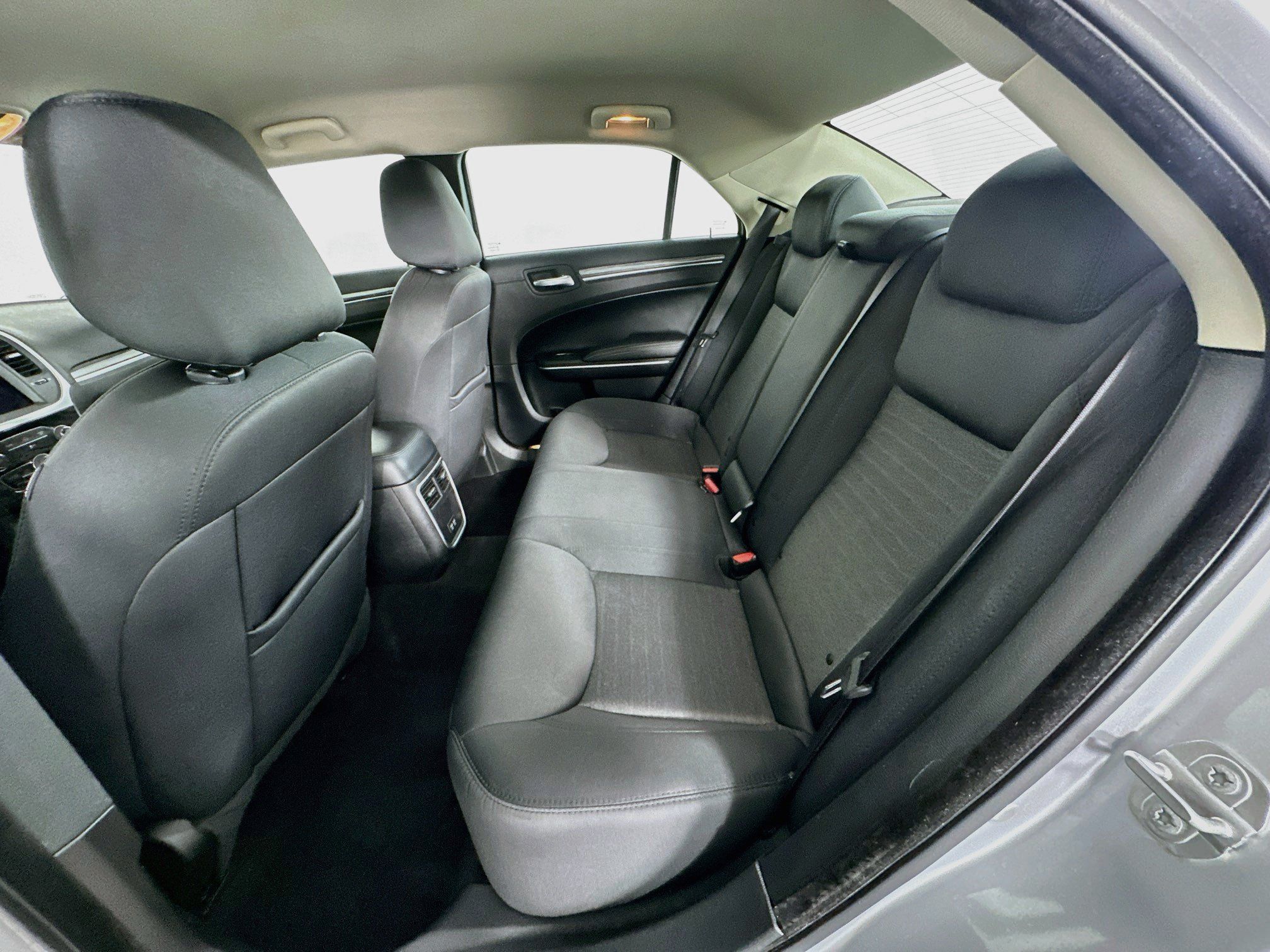 Used 2020 Chrysler 300 Touring w/ Sport Appearance Package RWD image 28