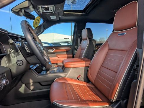 Used 2025 GMC Sierra 1500 Denali Ultimate image 2