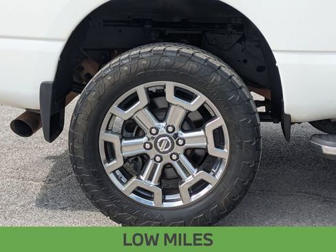 Used 2017 Nissan Titan SL w/ Chrome Package AWD/4WD image 12
