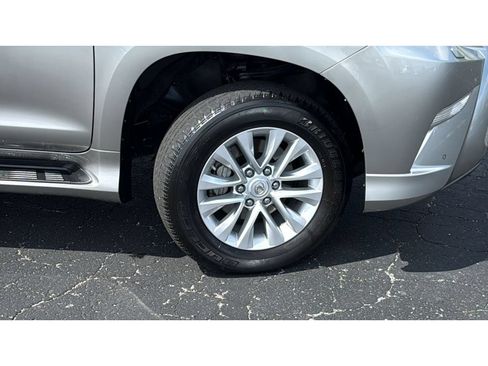 Used 2023 Lexus GX 460 Premium w/ Premium Package AWD/4WD image 10