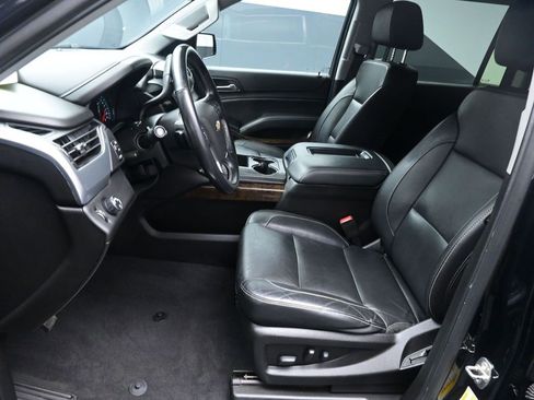 Used 2020 Chevrolet Suburban LT image 18