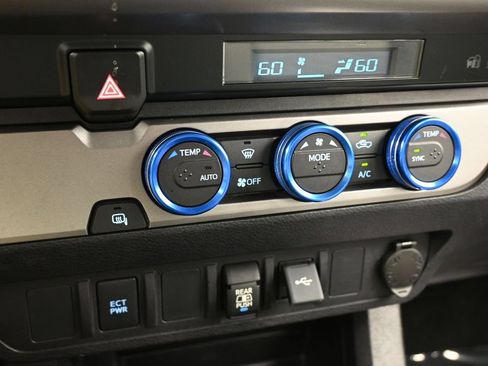Used 2022 Toyota Tacoma SR5 RWD image 20