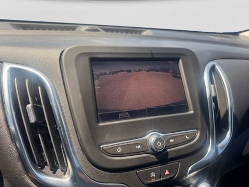 Used 2024 Chevrolet Equinox LT FWD image 16