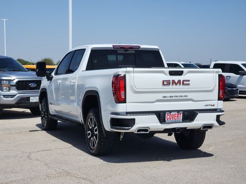 Used 2024 GMC Sierra 1500 AT4 w/ Technology Package AWD/4WD image 5