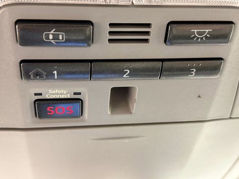 Used 2012 Toyota Camry XLE w/ Leather Pkg image 33