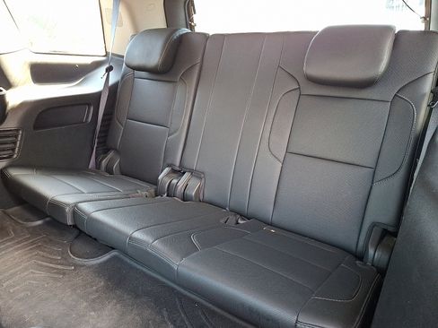 Used 2019 Chevrolet Tahoe Premier AWD/4WD image 12