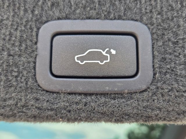 Used 2016 Volvo XC60 T5 Premier w/ Proximity Package FWD image 13