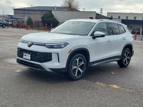 New 2026 Volkswagen Tiguan SE image 9