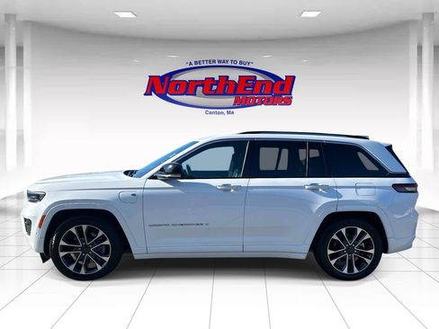 Used 2023 Jeep Grand Cherokee Overland w/ Advanced Protech Group III AWD/4WD image 6