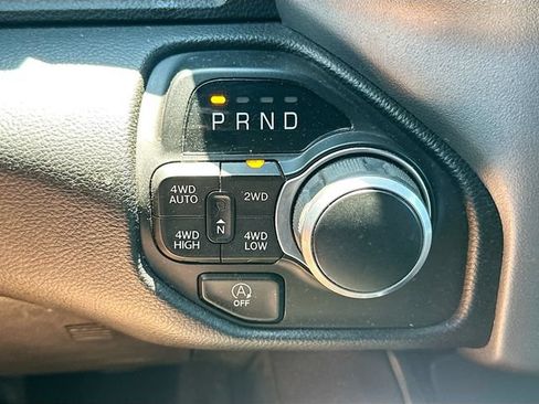 Used 2024 RAM 1500 Big Horn AWD/4WD image 17