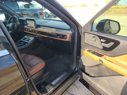 Used 2022 Lincoln Aviator Reserve w/ Equipment Group 201A image 25