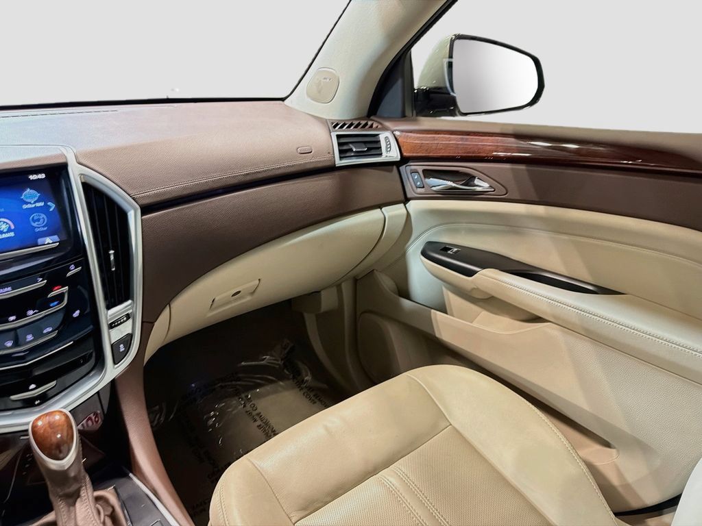 Used 2014 Cadillac SRX Luxury AWD/4WD image 24