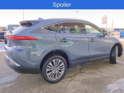 Used 2023 Toyota Venza XLE image 9