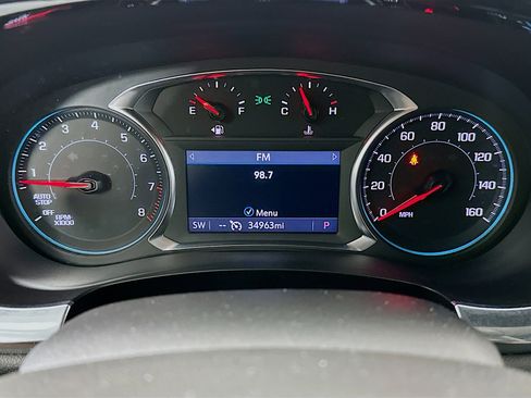 Used 2023 Chevrolet Traverse LT FWD image 19