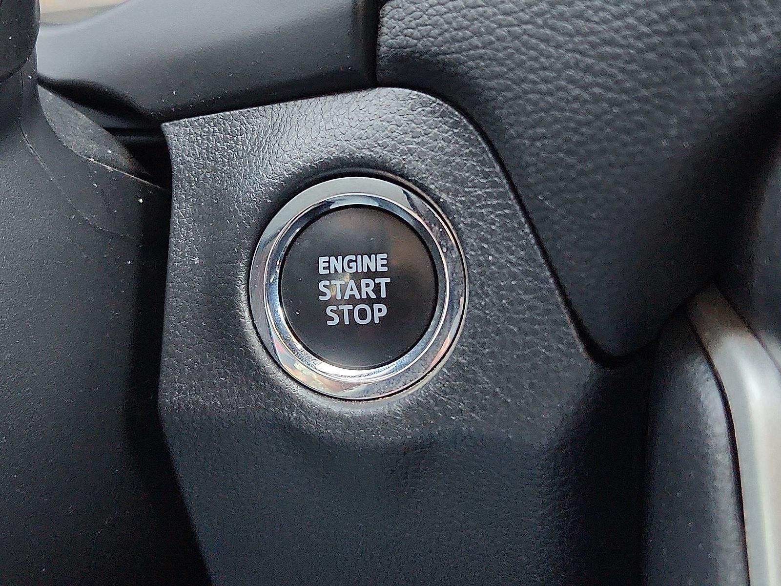 Used 2024 Toyota RAV4 XLE w/ Convenience Package FWD image 17
