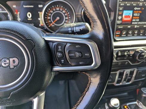 Used 2021 Jeep Gladiator Overland AWD/4WD image 17